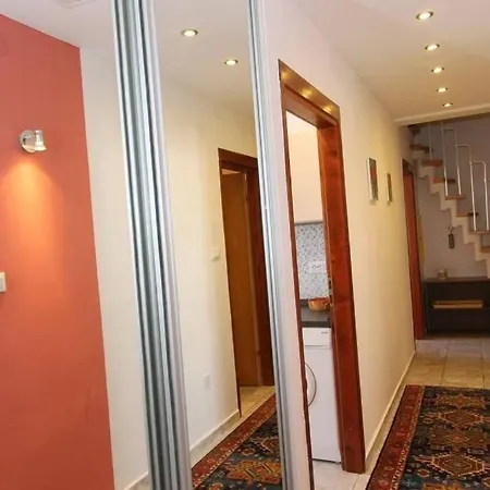 Castel Apartment